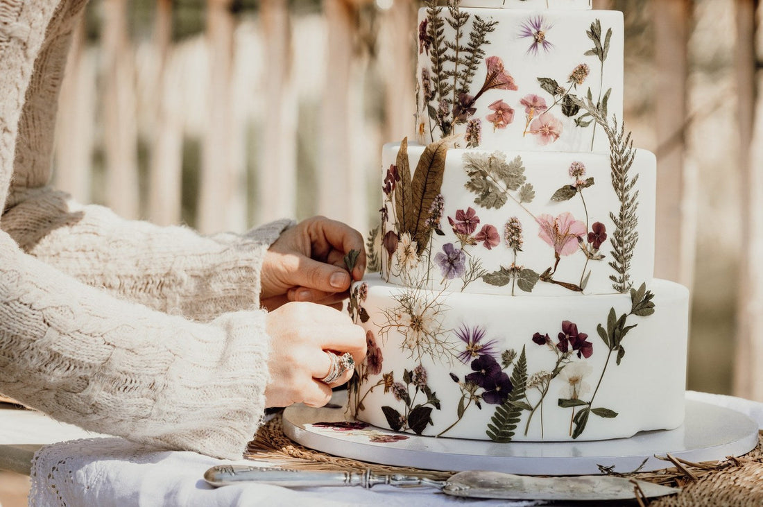Wedding Cakes & Gâteaux de Fiançailles : Quand le Goût Rencontre l’Émotion