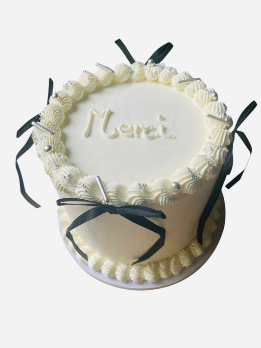 Gâteau Vintage – L’Art de l'Élégance